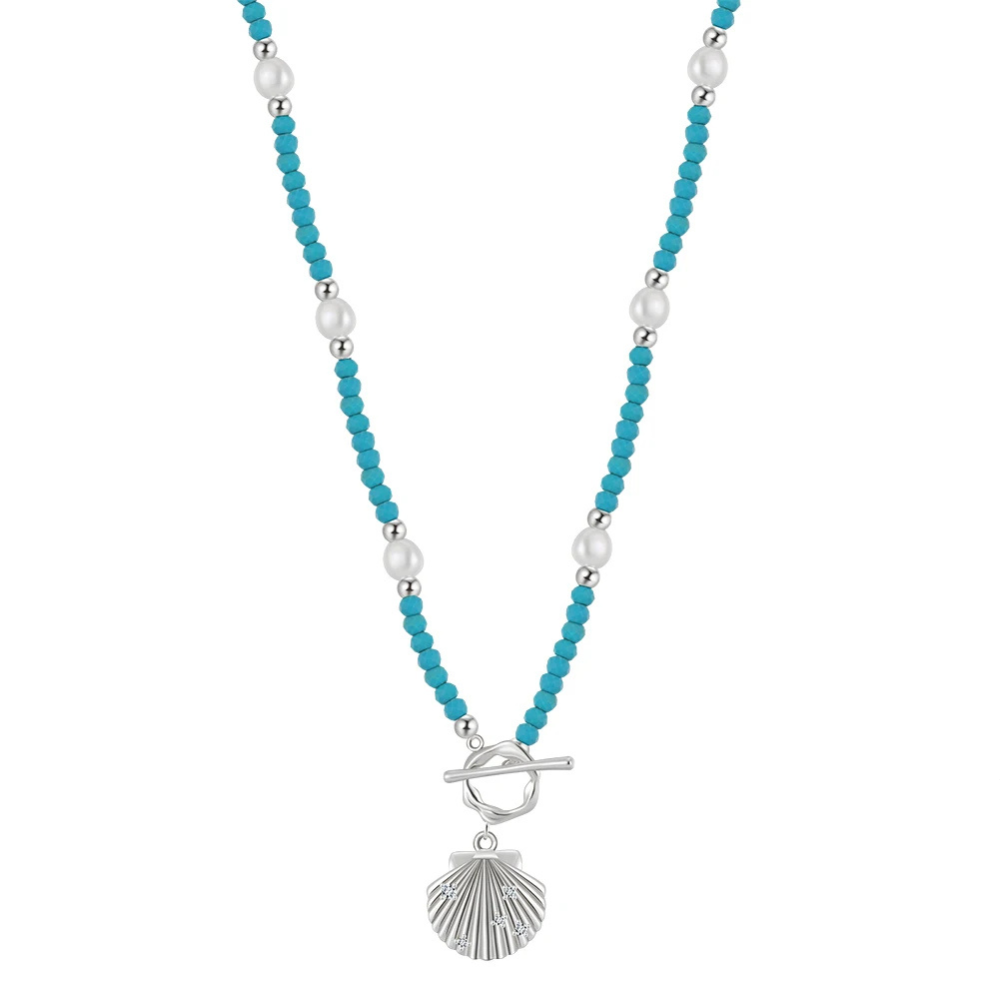 Collier bleu avec pendentif en forme de coquillage