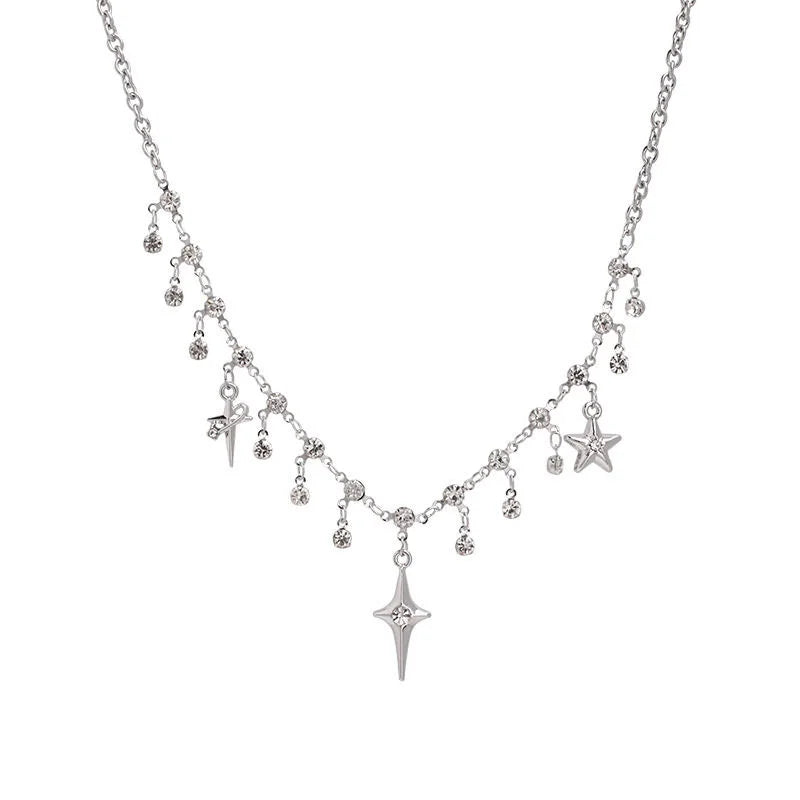 Collier de croix avec des étoiles