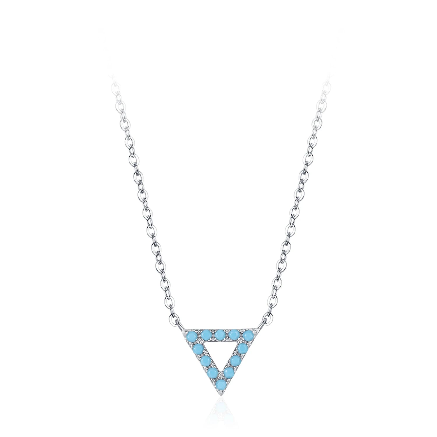 Collier bleu avec un pendentif géométrique