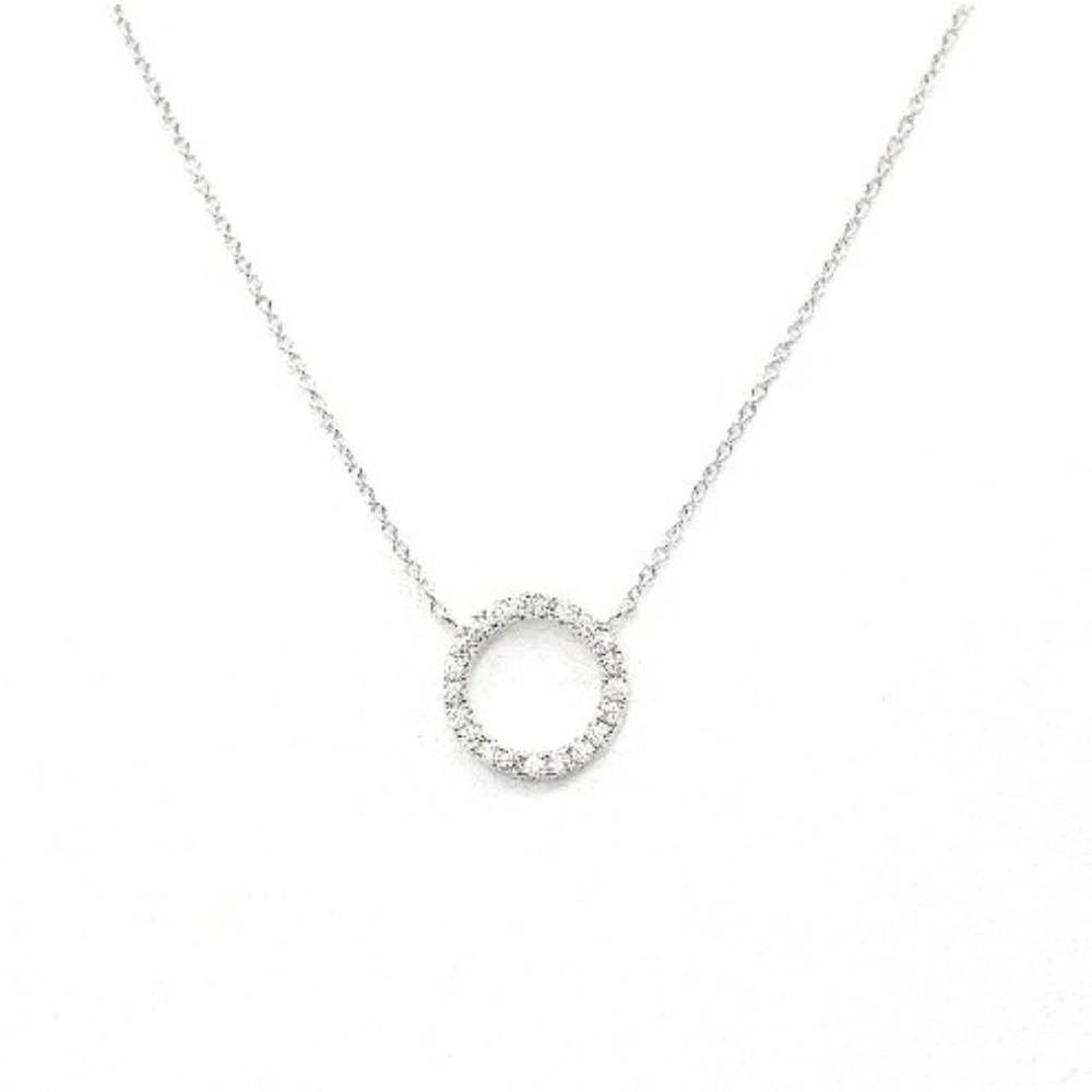 Collier minimaliste avec une épaisseur fine et un pendentif en forme d'anneau