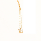 Collier fantaisie pour femme de couleur dorée avec un petit pendentif en forme de papillon
