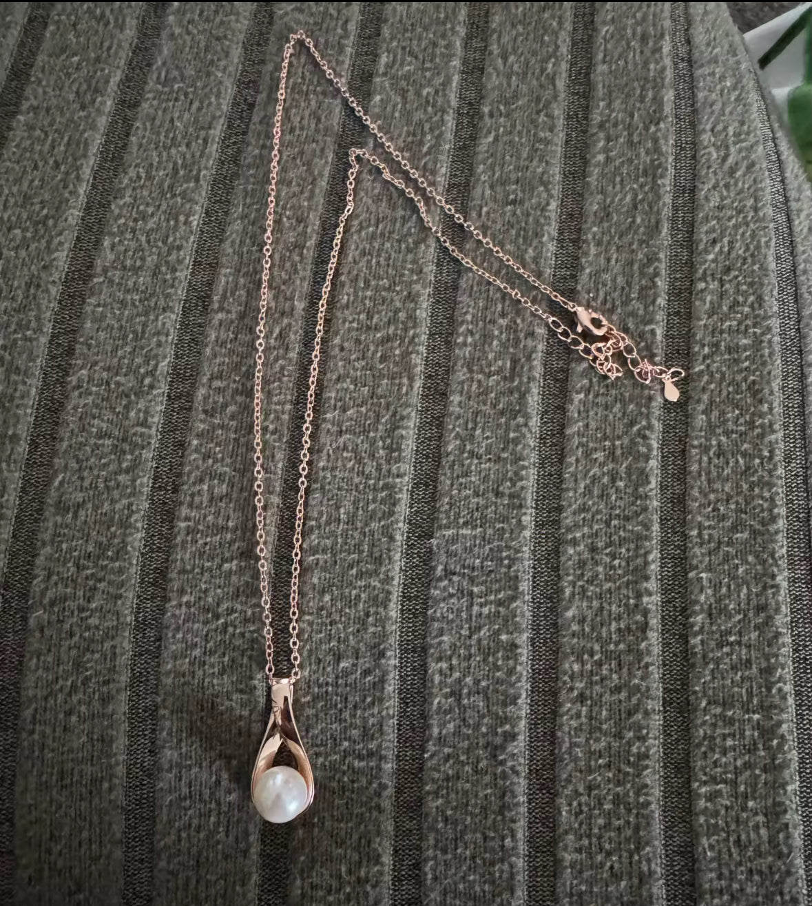 Collier rose | modèle #HETENA Ma boutique