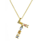 Collier lettre pour femme avec un pendentif de plusieurs couleurs 