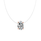 Collier fin avec une chaîne très fine et un pendentif audacieux 