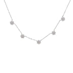 Collier fleur très court avec plusieurs motifs de fleur