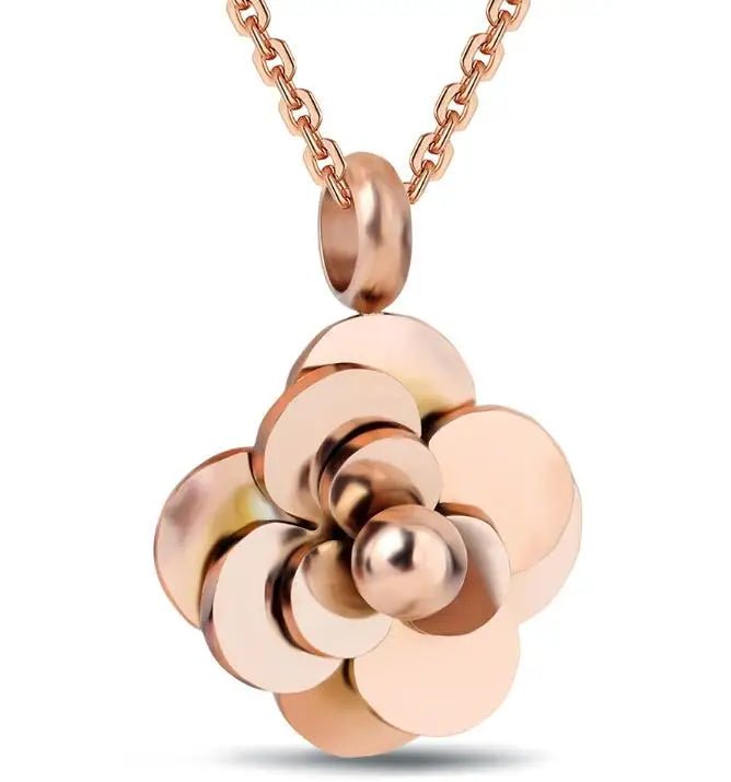 Collier fleur de couleur rose pastel 