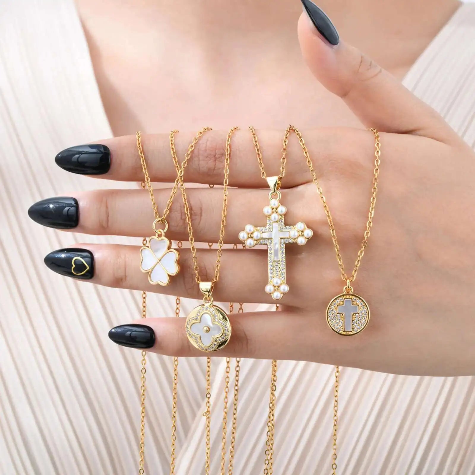 Collier en croix pour femme | modèle #SHANAA