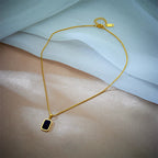 Collier noir | modèle #RECA Ma boutique