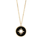 Collier noir avec un motif d’étoile blanche 