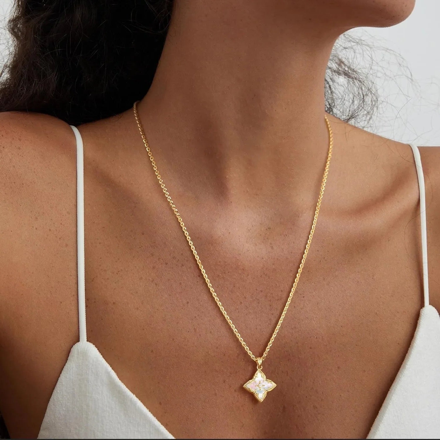 Collier blanc | modèle #DLOVIS Colliane