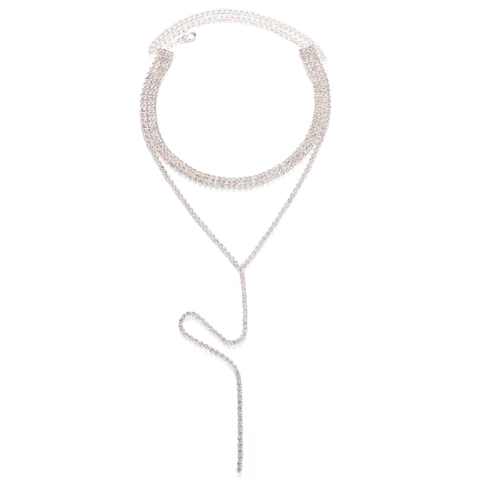 Collier en y pour femme avec une teinte argetée et blanche