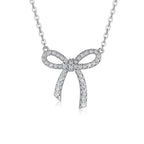 Collier noeud de couleur argentée 