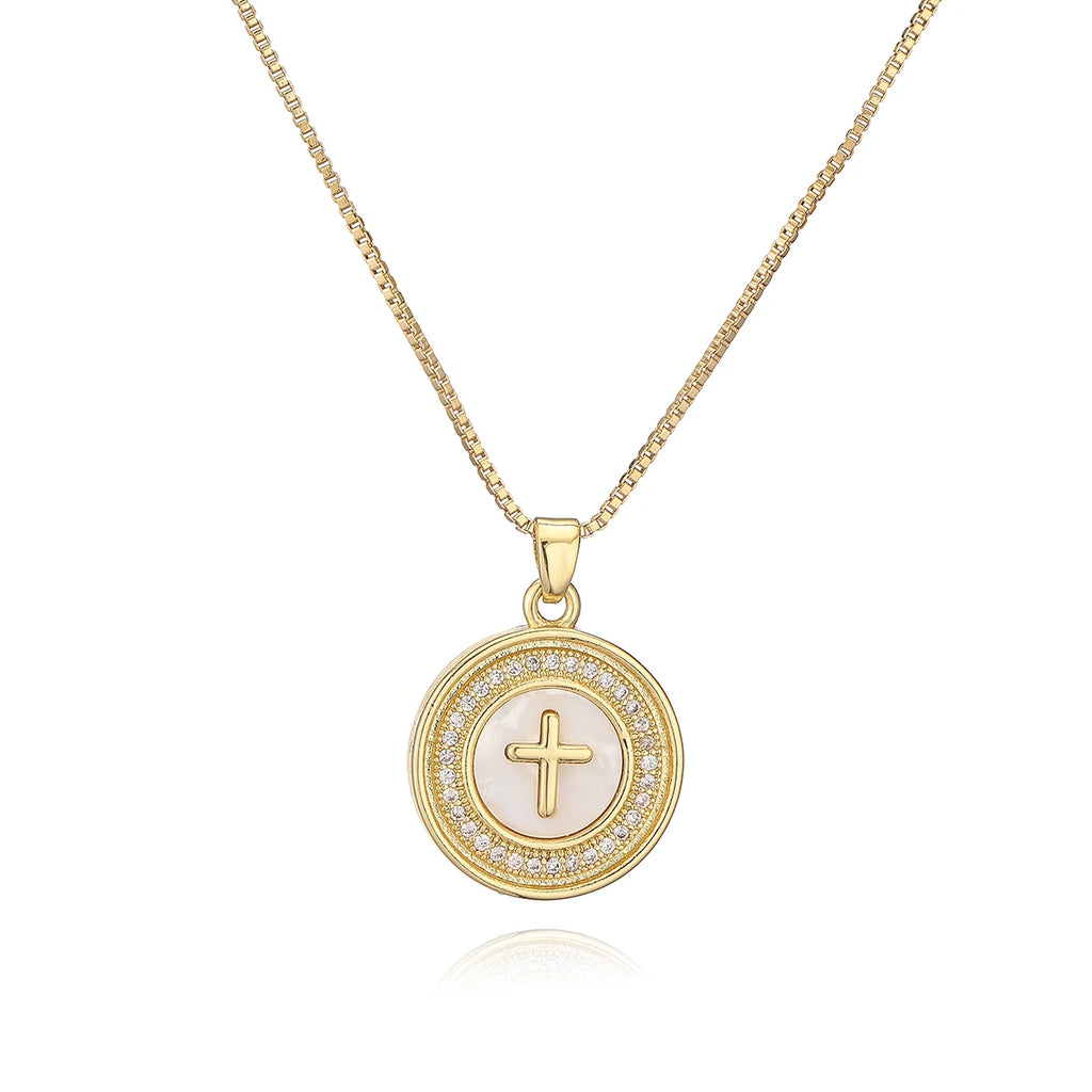 Collier en croix avec pendentif circulaire 