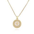 Collier en croix avec pendentif circulaire 