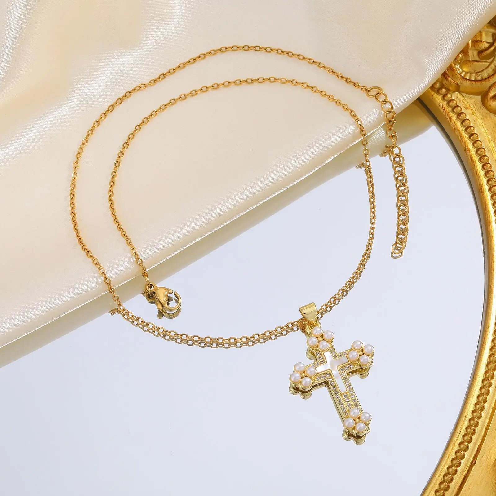 Collier en croix pour femme | modèle #SHANAA