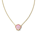 Collier rose avec pendentif en forme de coquillage rose 