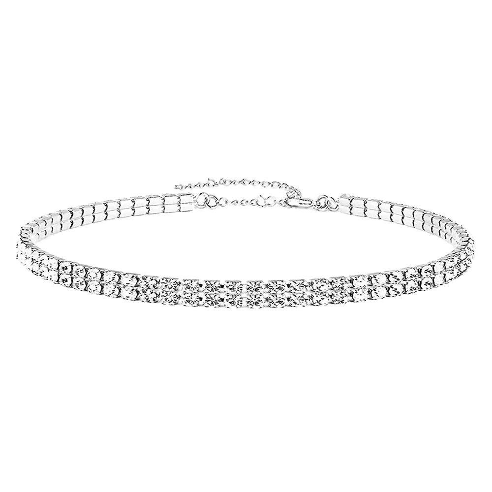 Collier ras de cou argenté et épais avec un style très élégant