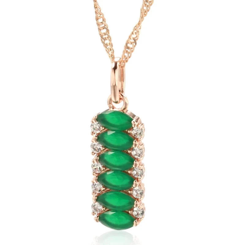 Collier vert avec pendentif de couleur verte intense 