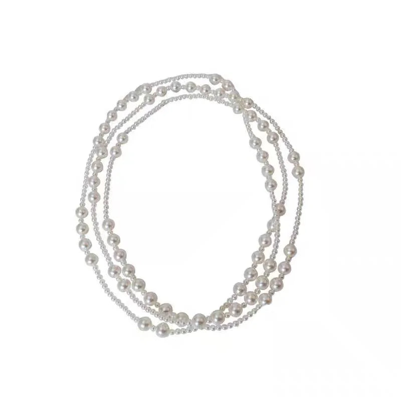 Collier sautoir épais de couleur blanche 