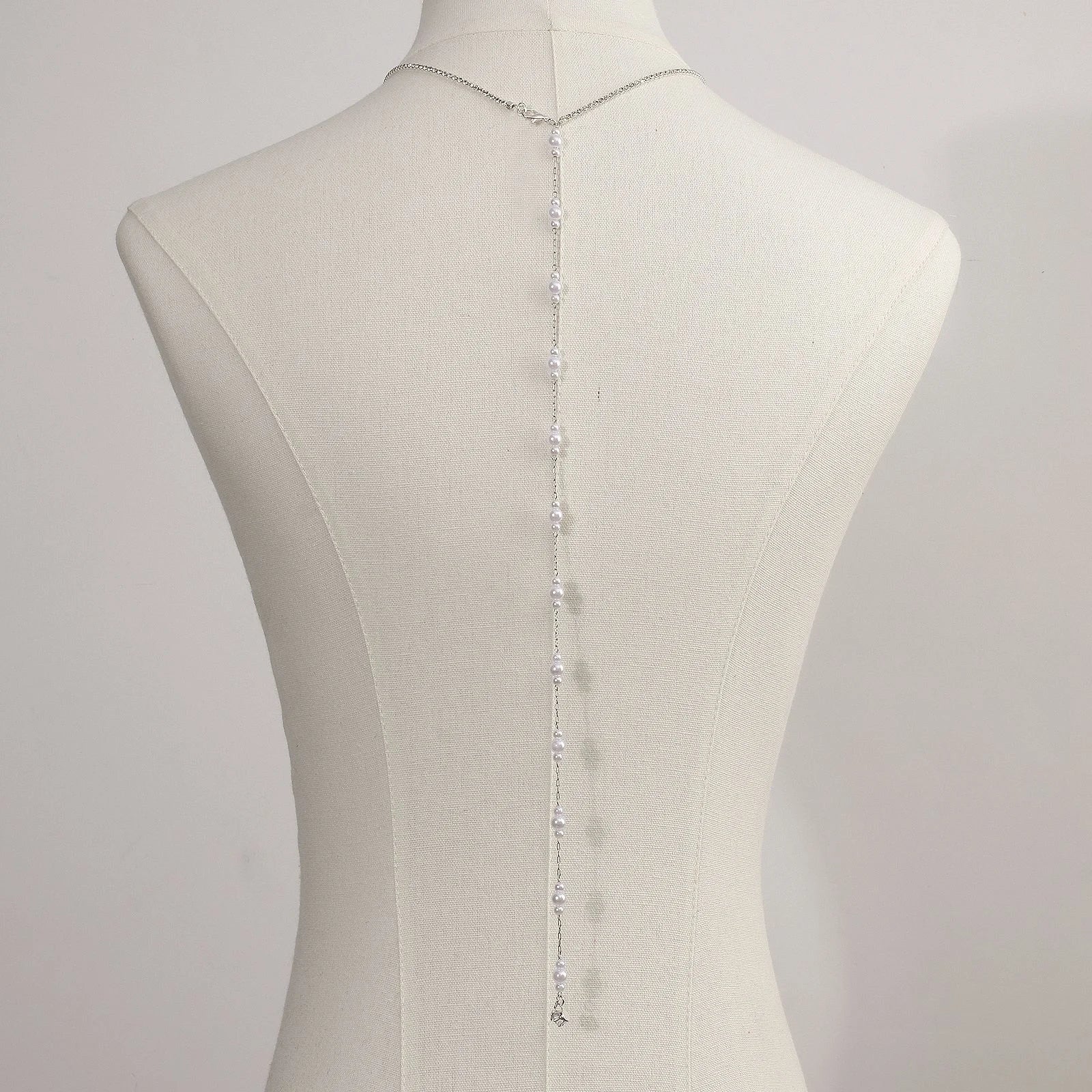 Collier de dos | modèle #SAMRA Colliane