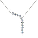 Collier fin avec pendentif très original 