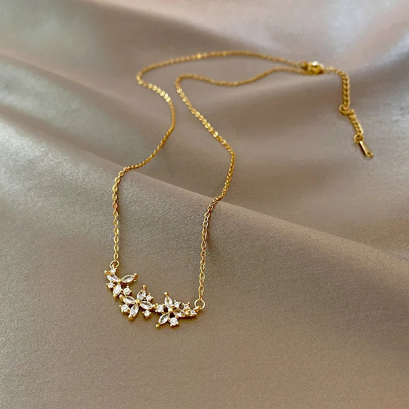 Collier fleur | modèle #ZEEL Ma boutique