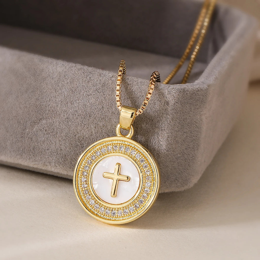 Collier en croix pour femme | modèle #LEMAA