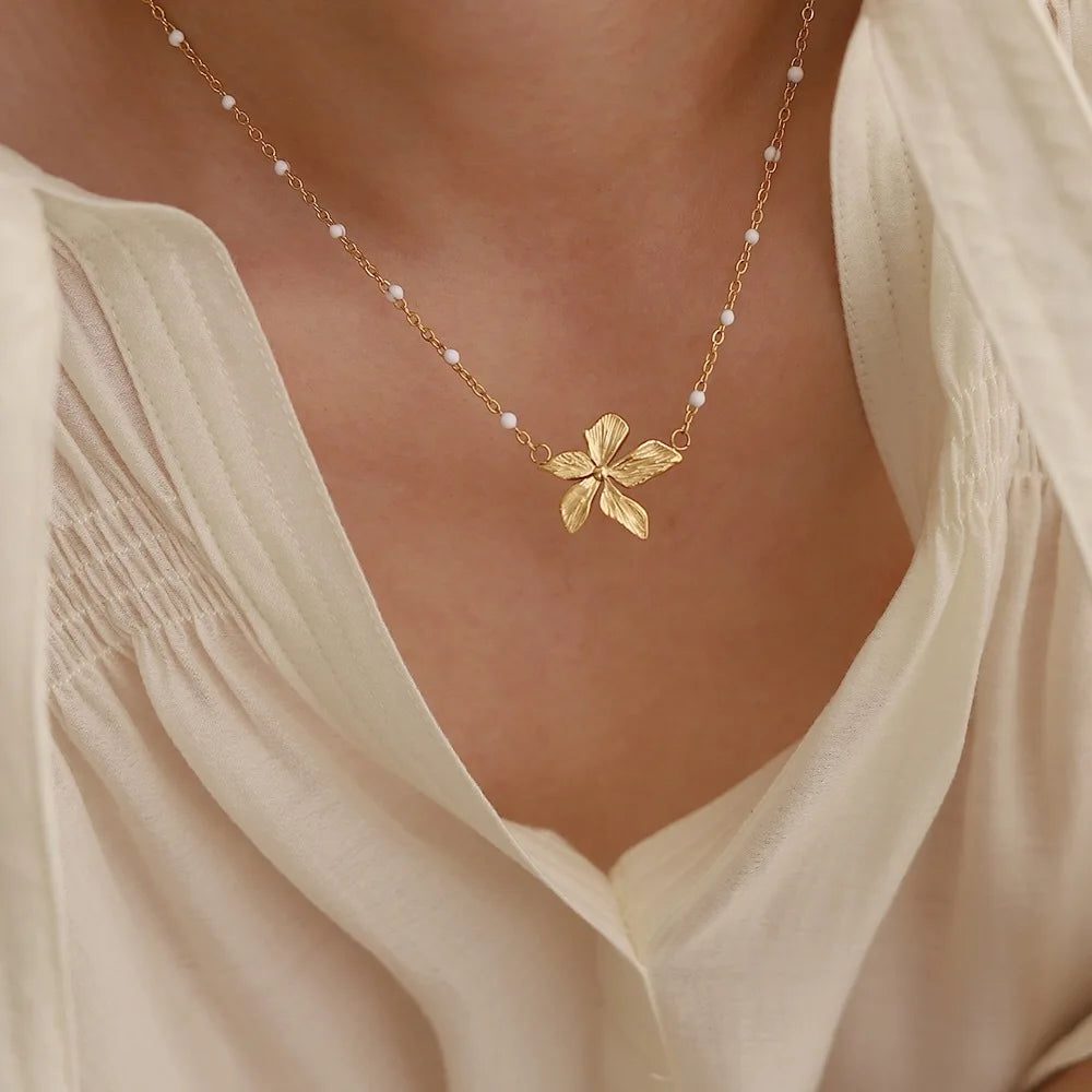 Collier fleur | modèle #FENCE Ma boutique