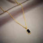 Collier noir | modèle #RECA Ma boutique