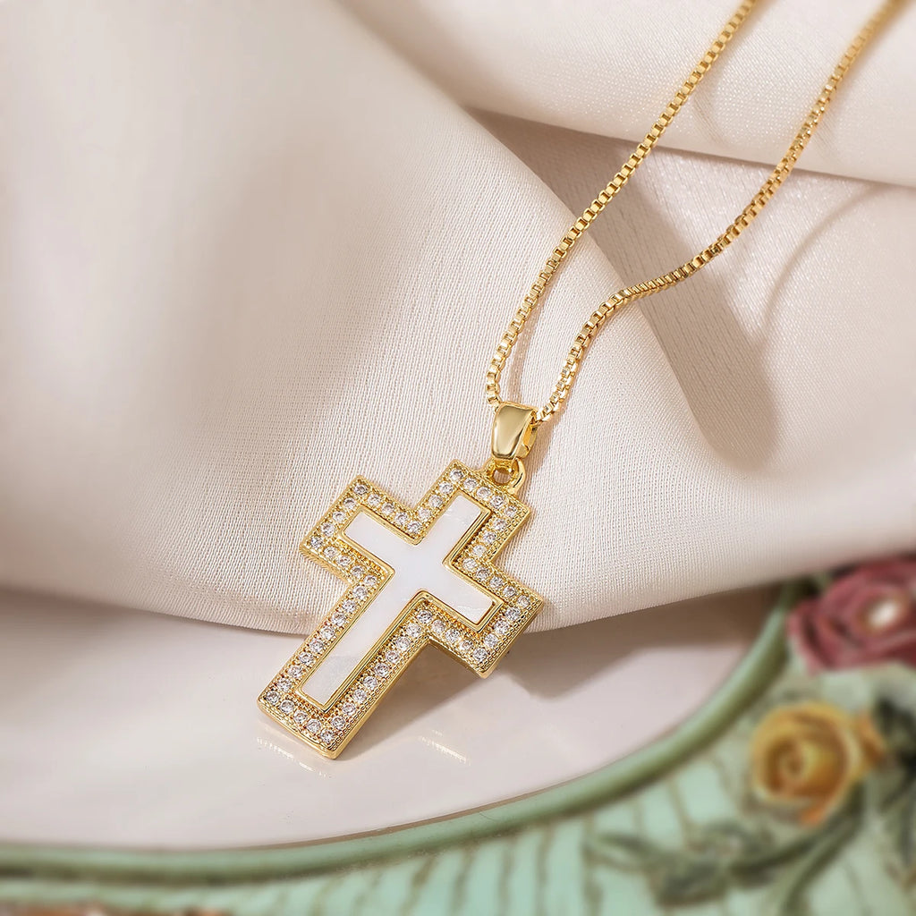 Collier en croix pour femme | modèle #LEMAA