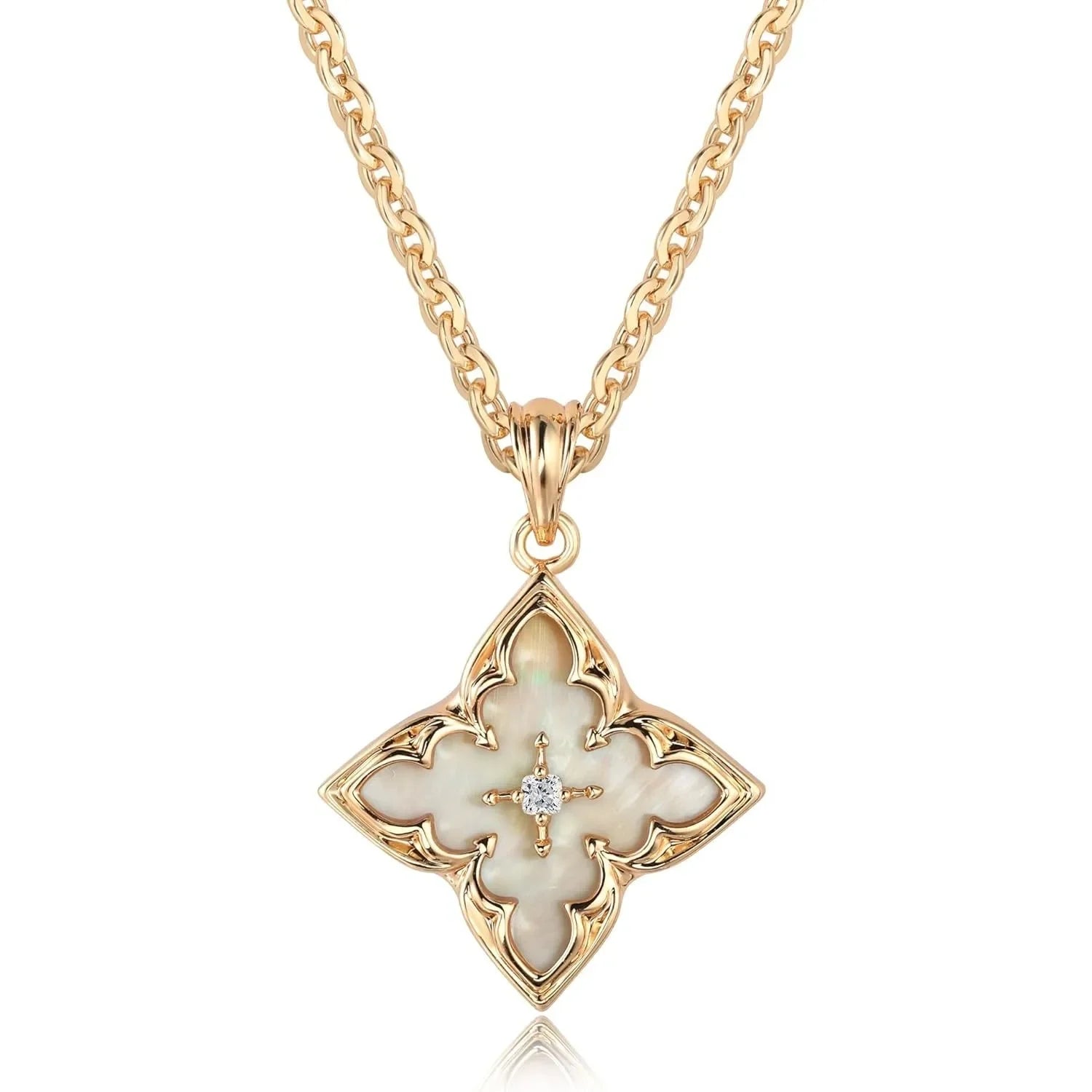 Collier blanc et doré avec un pendentif style vintage 