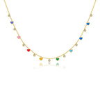 Collier cœur avec des motifs de différentes couleurs 