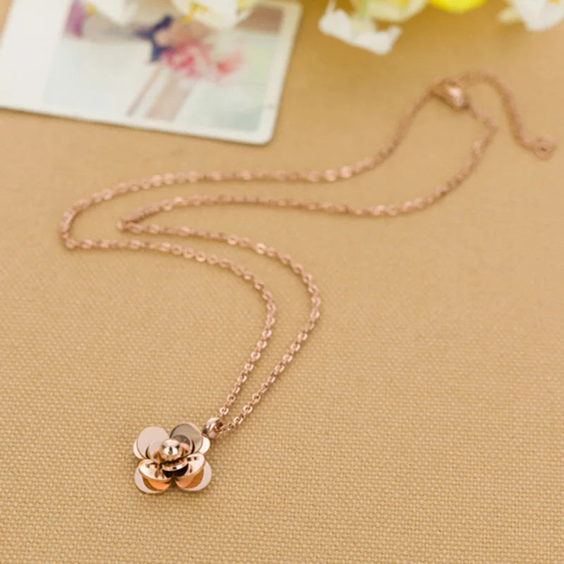 Collier fleur | modèle #VARSOZO Ma boutique