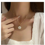 Collier blanc femme | modèle #ROMANCE Ma boutique
