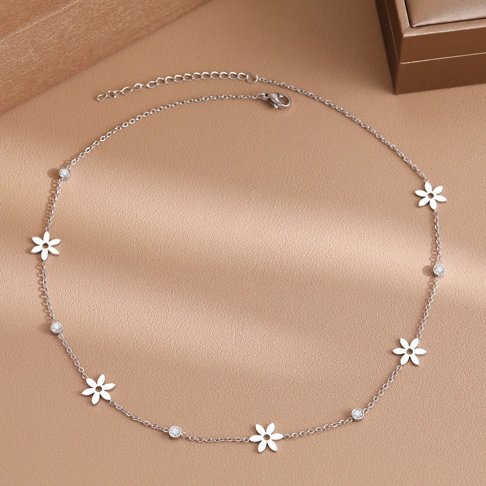 Collier fleur | modèle #TSIHA Ma boutique